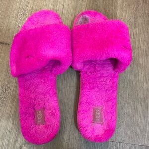 UGG Maxi Curly Scuffeta shearling slides